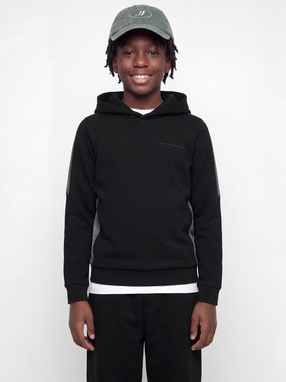 model_shot-front